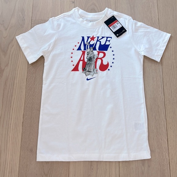Nike Other - NWT Nike Kids Statue of Liberty T-Shirt Size Youth Large